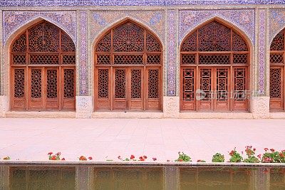 Nasir Ol-Molk清真寺，也被称为粉红色清真寺，伊朗设拉子